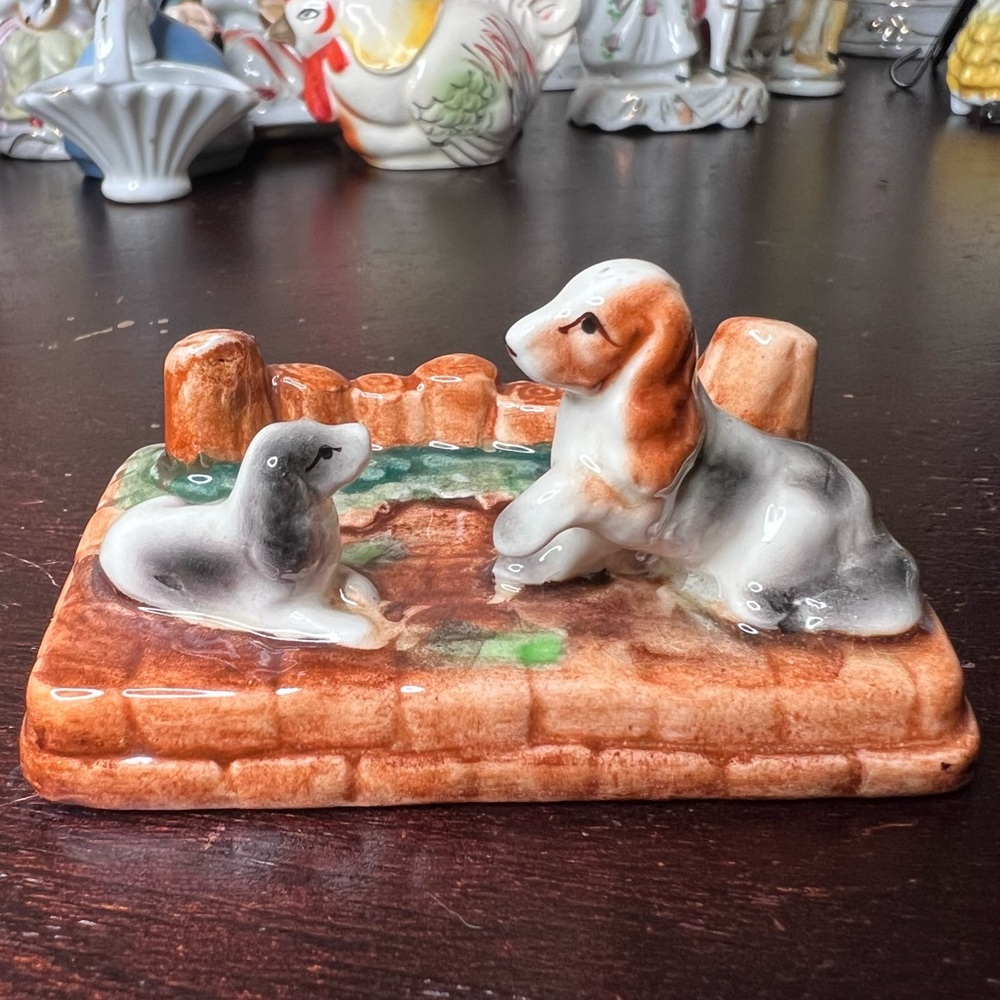 Vintage 1940's Made in Occupied Japan Basset Hound or Cocker Spaniel Dog Figurin